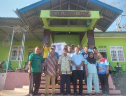 Johni Asadoma Diterima di Rumah Adat Uma PelangSerang di Desa  Alor kecil