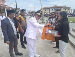 Bank NTT Ruteng Berikan  Penghargaan Kepada 4 Nasaba Terbaik