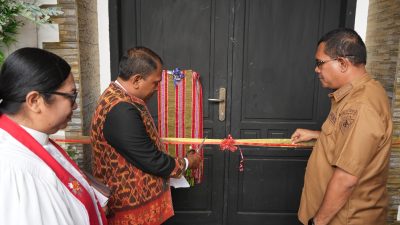 Resmikan Gedung Kebaktian Jemaat GMIT Yunus Nunumeu Soe’Laka Lena Ajak Jemaat Kolaborasi Bangun NTT