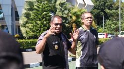 Cek Kondisi Personil Tetap Bugar, Wagub Johni Asadoma Pimpin Latihan Bela Diri Satpol PP Provinsi NTT