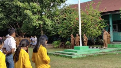 Berkunjung  ke SMAN 9 Kupang Wagub NTT Johni Asadoma Tekankan Kerja Keras dan Disiplin
