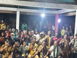 Warga Terharu wagub NTT Johni Asadoma jadi Pejabat pertama yang Berkunjung Ke pulau Tereweng