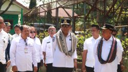 Wagub NTT  Tanam Anakan Rambutan saat Berkunjung  ke BBH Oelbubuk  Simbol Penguatan Sektor Holtikultura