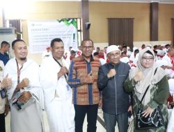 Lepas  483 Jemaat Haji   Wagub Jhoni Asadoma Minta Jaga  Nama Baik Nusa Tenggara Timur