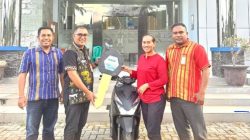 Genjot Ekonomi Lokal   Sumba   Bank NTT Beri  Kredit Kendaraan Bermotor untuk  UMKM