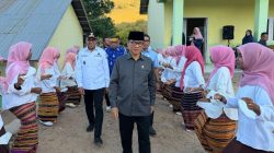 Dihadapan Ribuan Warga Lamakera Menteri Desa Sambut Positif Ajakan Wakil Gubernur NTT Berkunjung ke Desa Tereweng