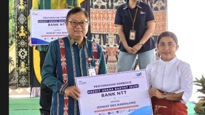 Dirut Bank NTT Hadiri Sidang Sinode GKS, KUR Diperluas untuk Menggerakkan Ekonomi UMKM di Sumba