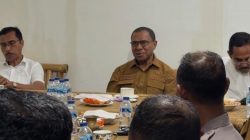 Wagub NTT Jhoni Asadoma Tekankan Pentingnya Menjunjung Adat dan Perdamaian Saat berkunjung di Kampung Adat Lewonara