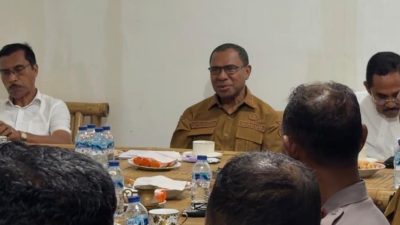 Wagub NTT Jhoni Asadoma Tekankan Pentingnya Menjunjung Adat dan Perdamaian Saat berkunjung di Kampung Adat Lewonara