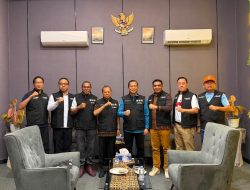 Wagub NTT Jhoni Asadoma Terima Gubernur Bali dan NTB Bawa Bantuan untuk Korban Gempa NTT