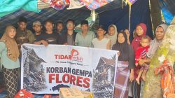 Ketua TIDAR NTT Dean Asadoma Antar Langsung Bantuan Gempa di Pelosok Flores