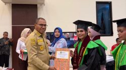 Wagub Johni Asadoma  Minta 67 Sarjana STKIP Alor, Ciptakan Peluang dan Lapangan Kerja