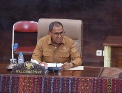 Wakil Gubernur Johni Asadoma  Fasilitasi Pengiriman Ratusan Ekor Babi ke Sumba