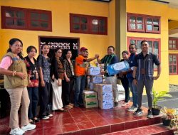 Peduli Korban Gempa, Bank NTT Cabang Ende Salurkan 100 Paket Sembako